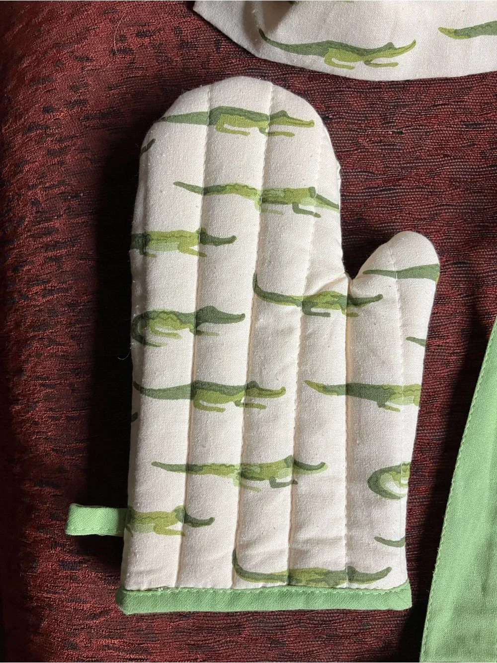 Green Alligator Print Apron, Oven Mitt & Chef Hat Set - Home Party Supplies